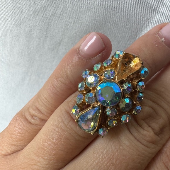 Vintage gold tone Aurora Borealis adjustable size ring - Picture 13 of 15